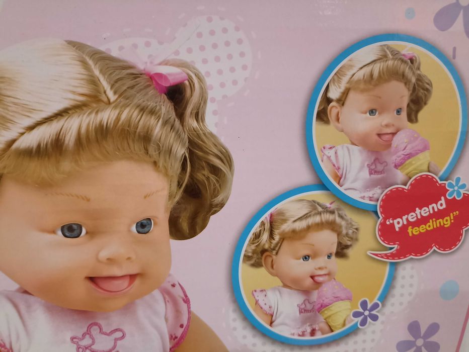 Śliczna bajkowa lalka