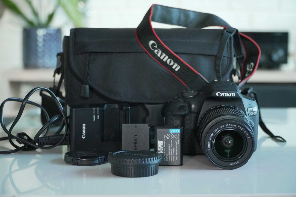 Canon 2000d + 18-55mm f3,5 + 2 akumulatory + torba + pasek + ładowarka