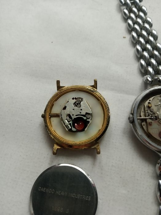 Наручний годиник луч