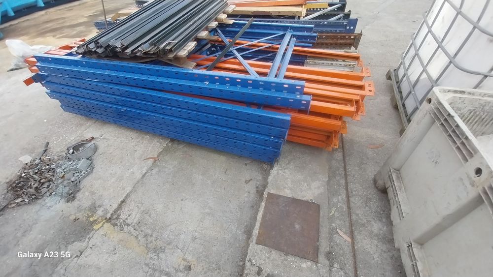 Racks  estantes  prateleiras  metalicas