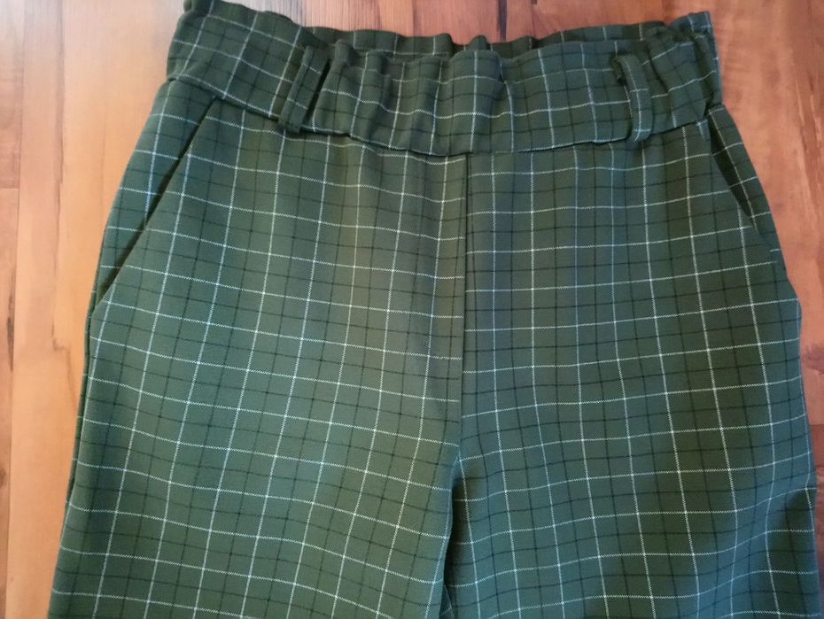 Spodnie damskie w kratkę