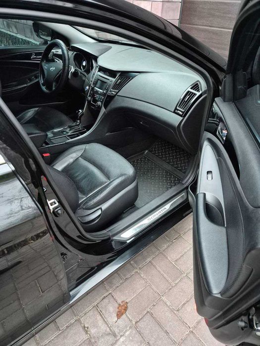 Hyundai Sonata 2013 автомат 2.4 AT (178 к.с.)  •  Premium