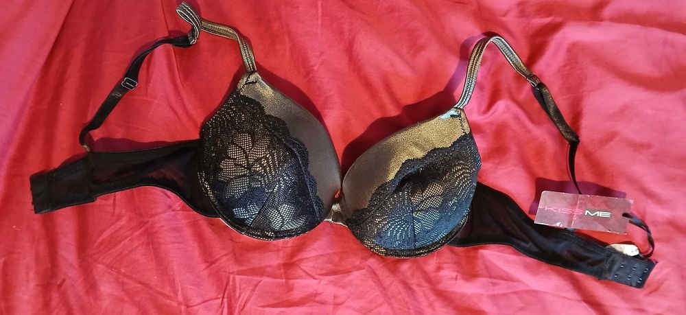 бюстгальтер бренд KISSME