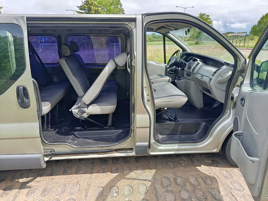 Opel Vivaro Long 9 Osobowe Rok 2010