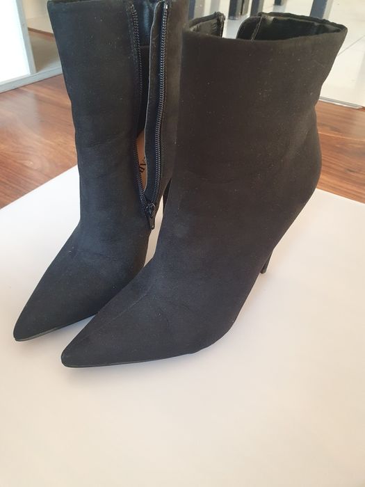 Czarne botki rozm 39