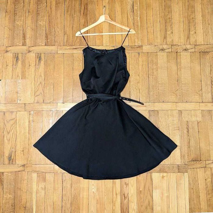 Чорна коктейльна сукня кльош AdL, розмір S