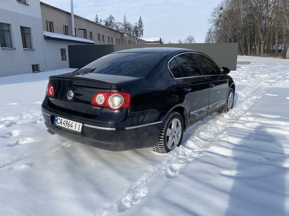 Продам Passat B6 2006 рік 2.0 бензин. На Автоматі. В рідні фарбі.