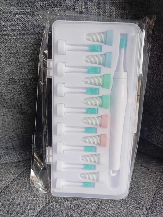 Przyrząd do czyszczenia uszu 16 dodatkowych końcówek silikonowych