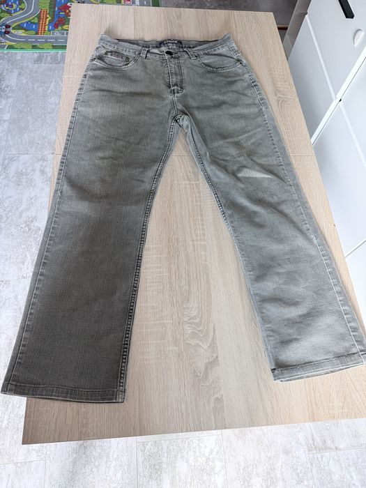 Spodnie JEANS  r 37