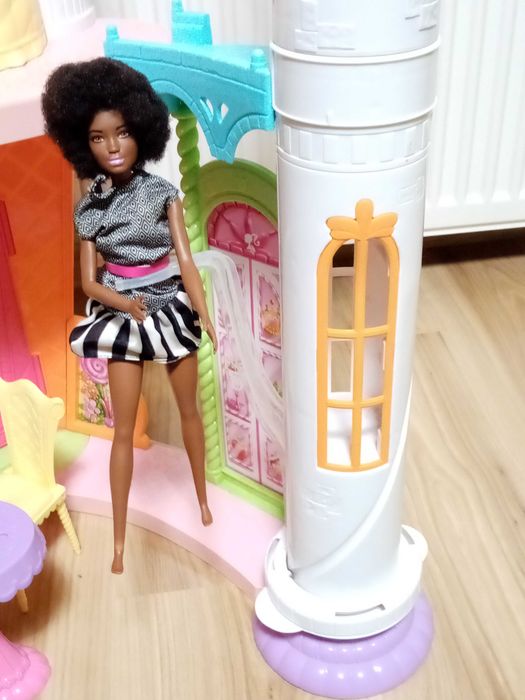 Zamek, domek dla lalek Barbie