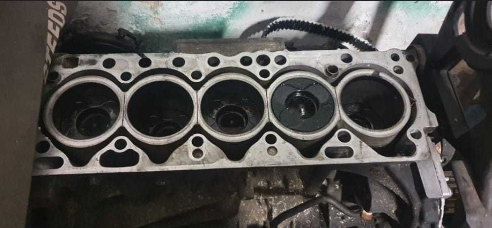 Blok silnika dół wał tłoki Volvo d5244t d5204t7 d5204t3  po 2010 roku