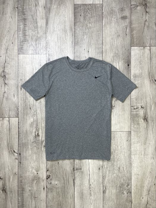 Nike dri-fit футболка L размер спортивная серая