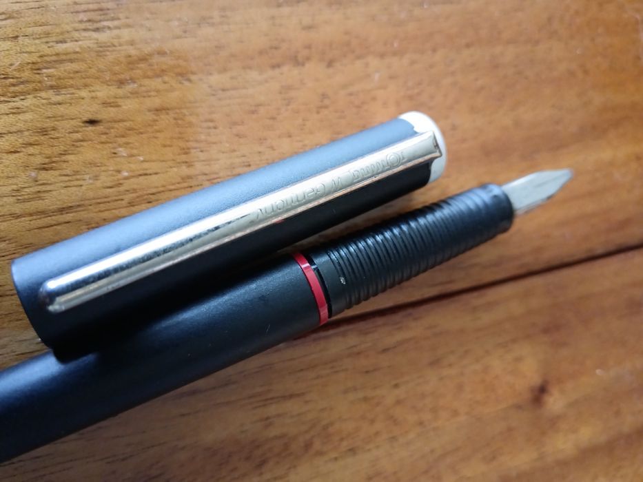 Caneta Rotring Artpen