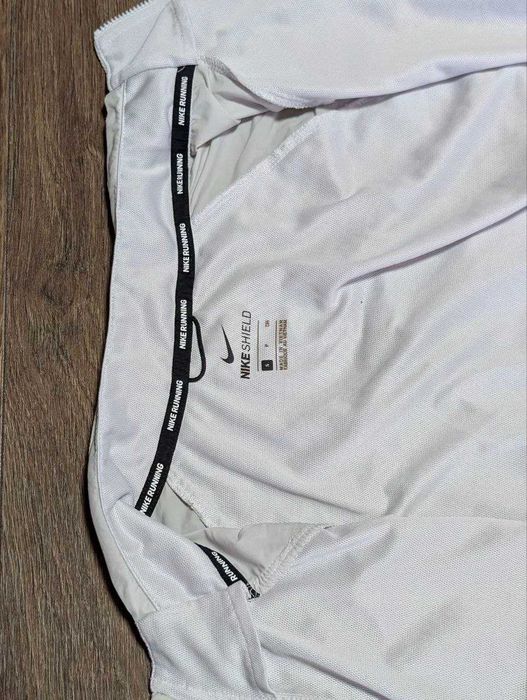 Бігова вітровка Nike Shield Packable Running трансформер S розм ідеал