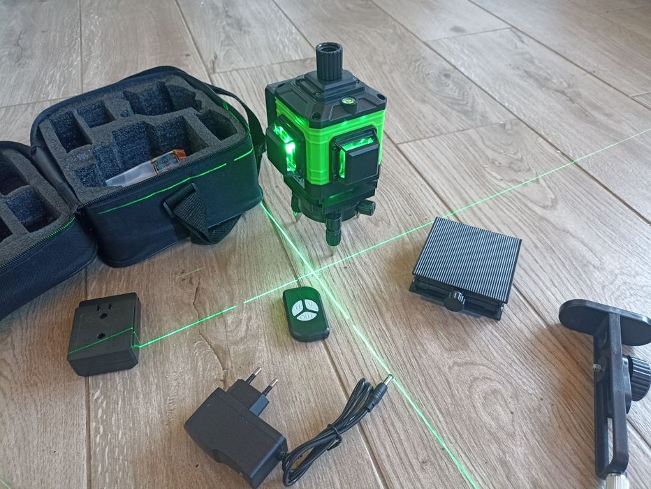Nível laser 12 linhas Novo