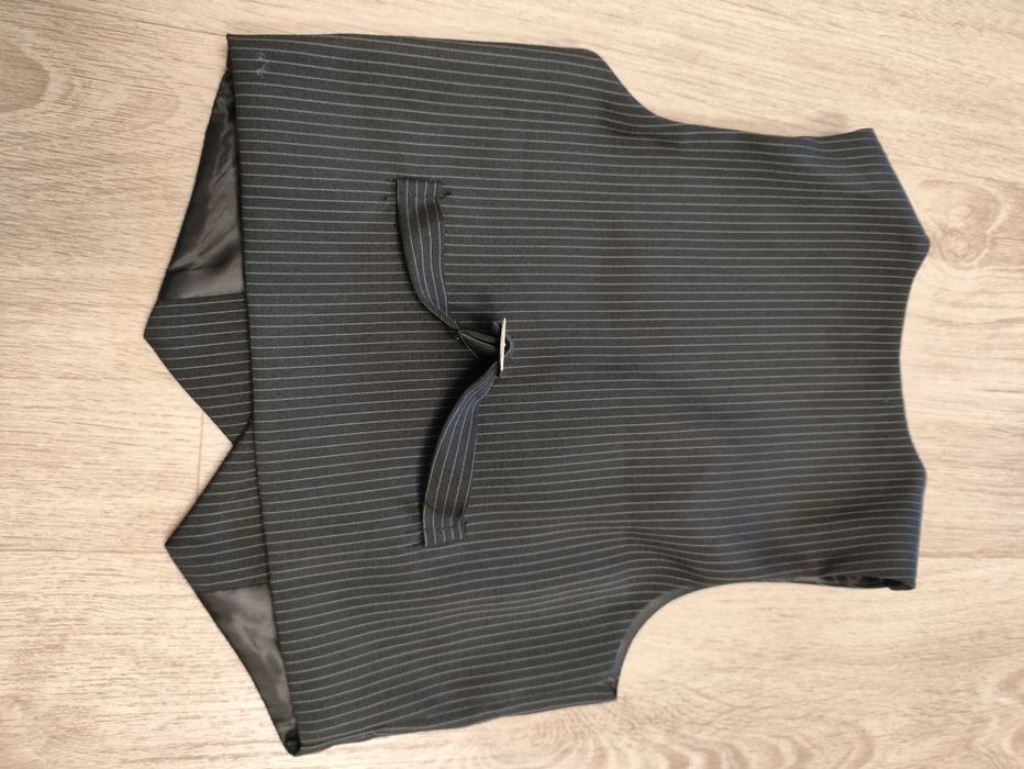 Elegancka kamizelka dla chłopca rozm. 92