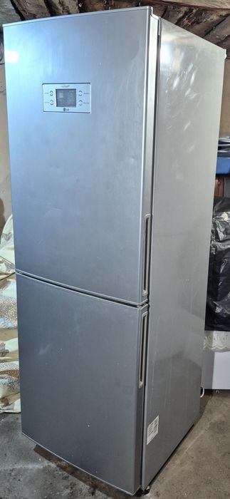 Продам холодильник Lg No Frost 173 см
