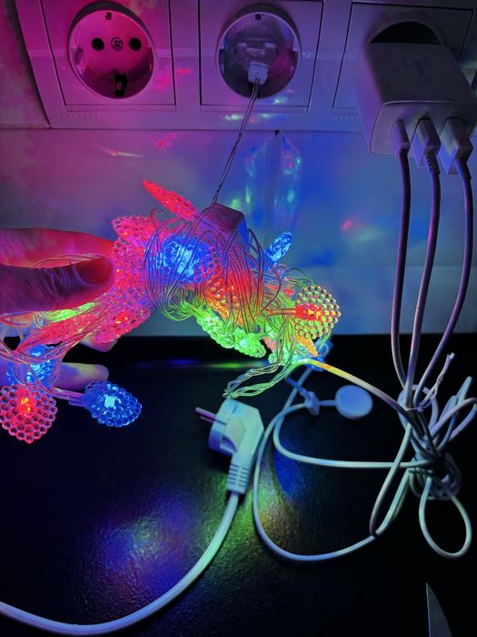 гірлянда , іграшки.