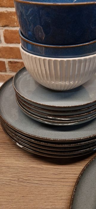 Serwis obiadowy, zestaw talerzy kubków porcelana niebieski Ambition