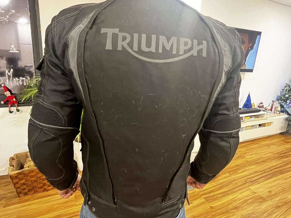 2 Casacos mota - um ICON (pele) e um Triumph - com proteções