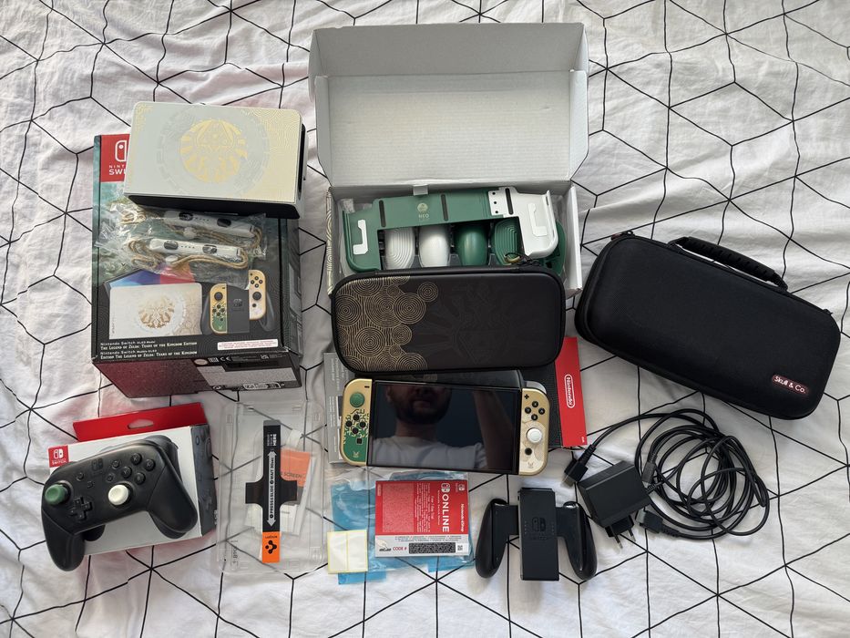 Nintendo Switch OLED Limited Edition Zelda TOTK