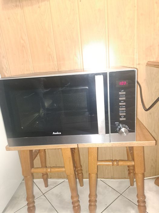 Mikrofalówka Amica AMG 23 E90 23 l + grill