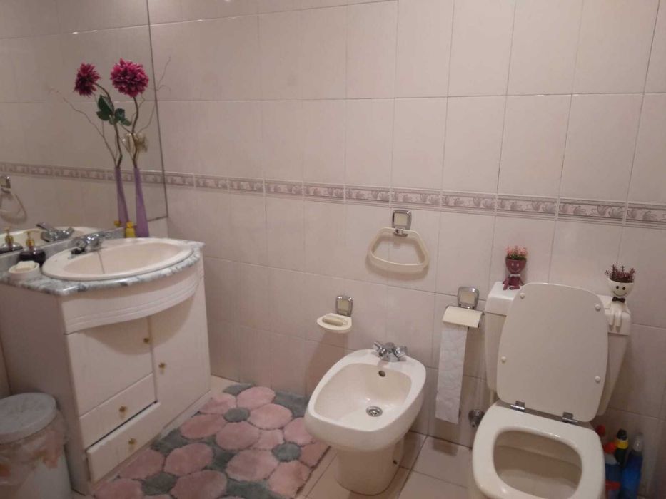 Aluga-se  T2+1.    St Ovídio