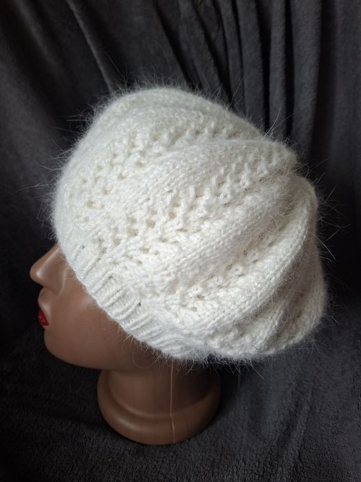 Берет із пуха норки білий з чохлом