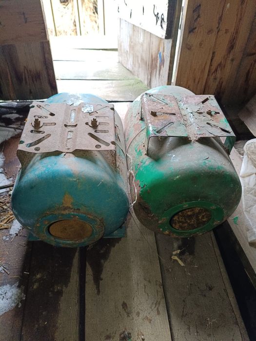 Продам бак на насосну станцію в хорошому стані