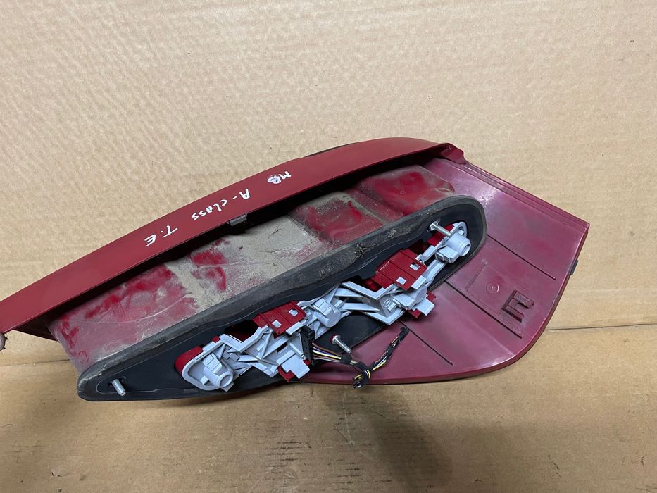 FAROLIM TRAS ESQUERDO MERCEDES W169 A160 A180 A200