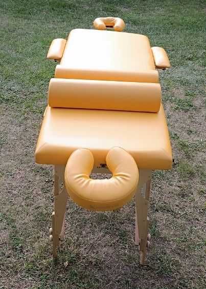 Stół do masażu drewniany firmy Habys