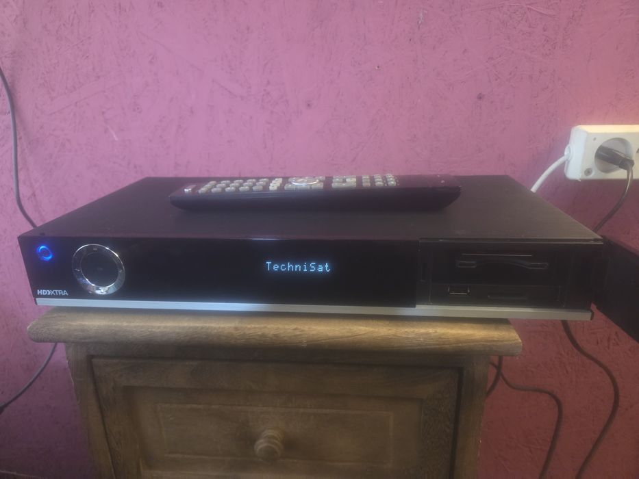 Dekoder satelitarny full opcja. Dysk 1 Tb