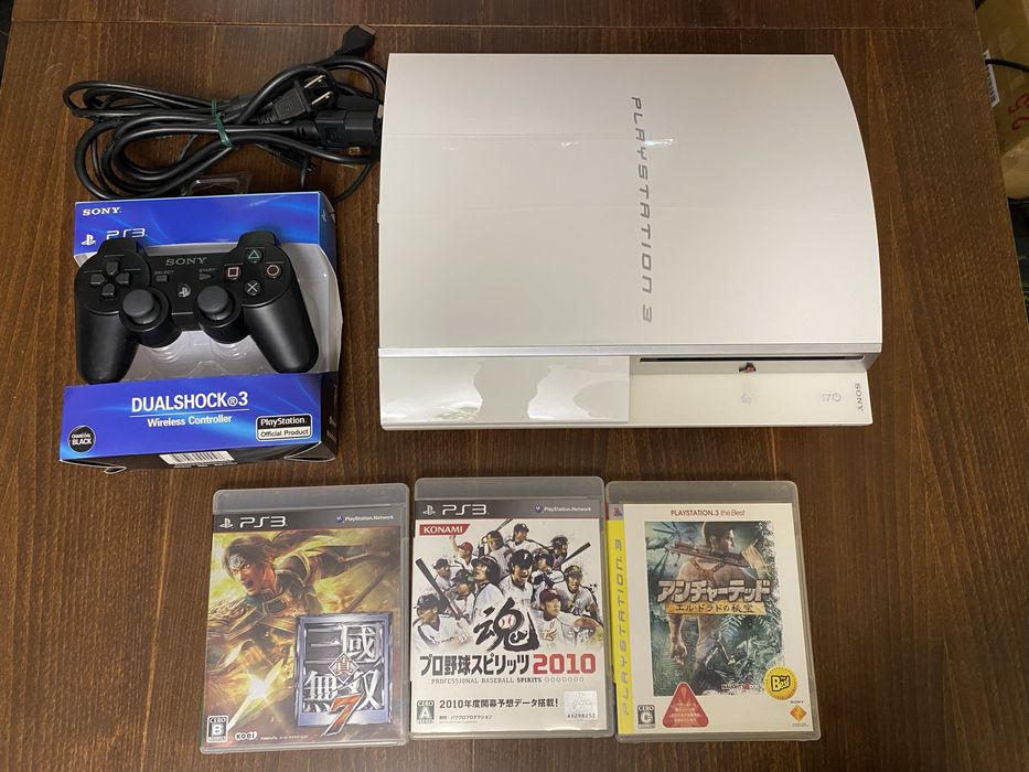Біла SONY PS 3 CECHL00 гарний стан читає диски з першоі SONY