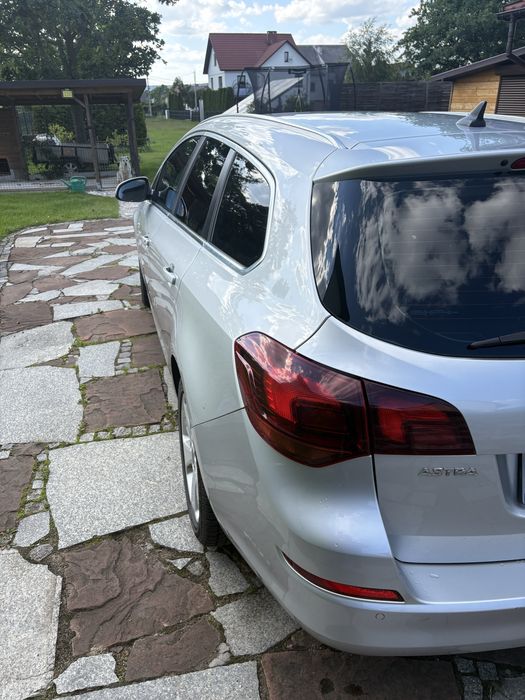 Opel astraj kombi