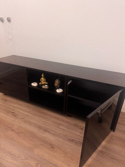 Móve aparadorl TV preto