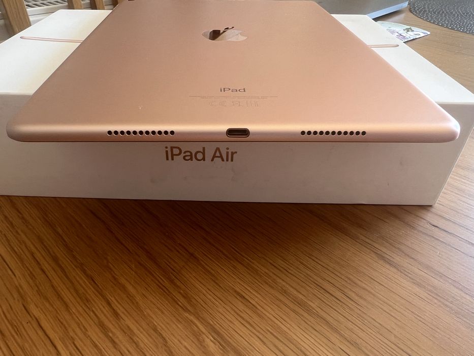 Tablet APPLE iPad Air 10.5 (2019) 64GB Wi-Fi Złoty MUUL2FD/A