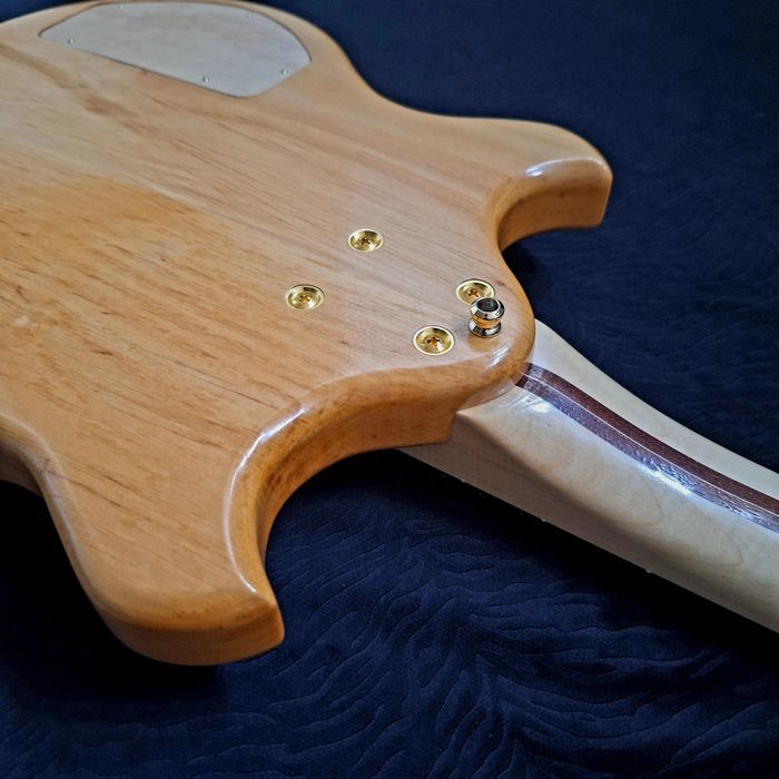 Gitara basowa, short scale, 4 struny, lutnicza, bas