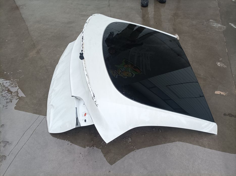 Капот та кришка багажника, скло кришки багажника на Тесла х