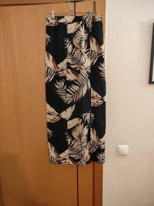 Saia Maxi com uma estampa tropical de folhas de palmeira M