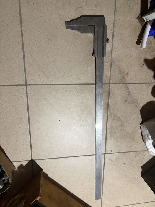 Suwmiarka vis 630 mm