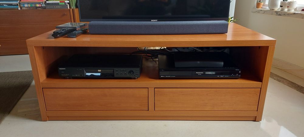 Móvel TV e multimedia em cerejeira