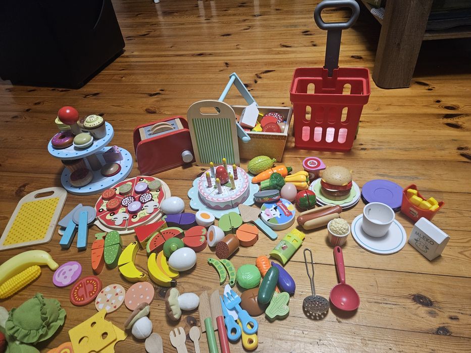 Duży zestaw akcesoriów do kuchni dzieciecej