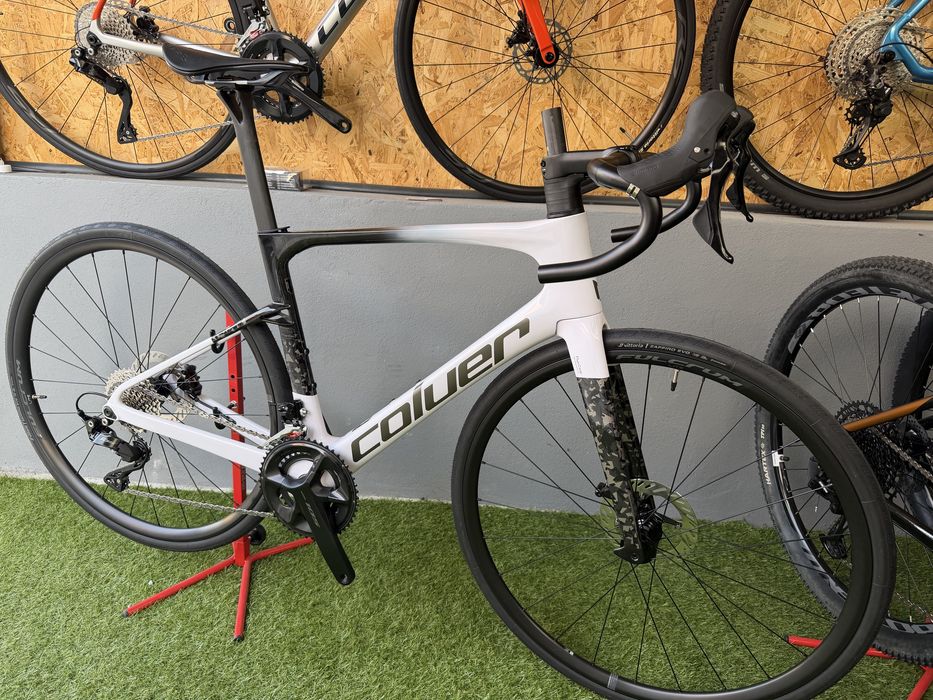 Novas coluer carbono invicta 2027