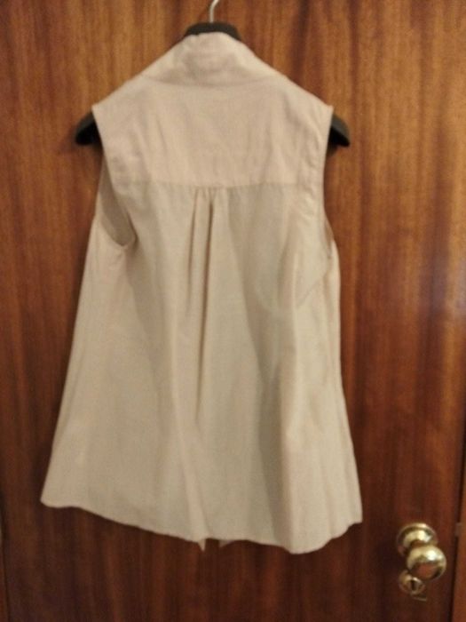 Blusa bege, marca Sacoor