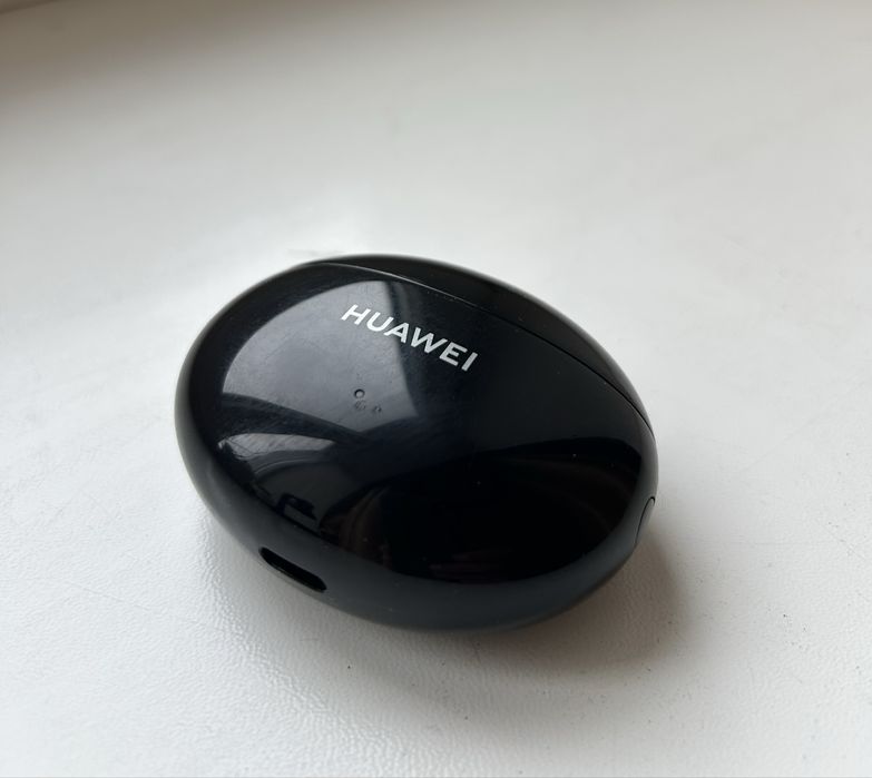 Кейс для навушників HUAWEI t0001c (вживаний)