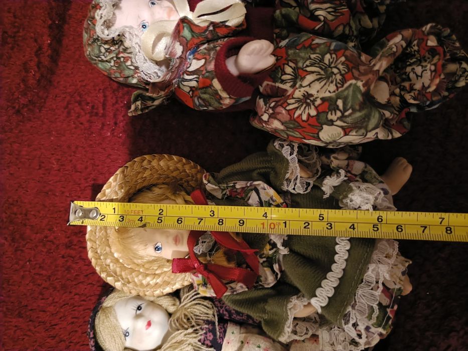 Três  Bonecas de porcelana vintage