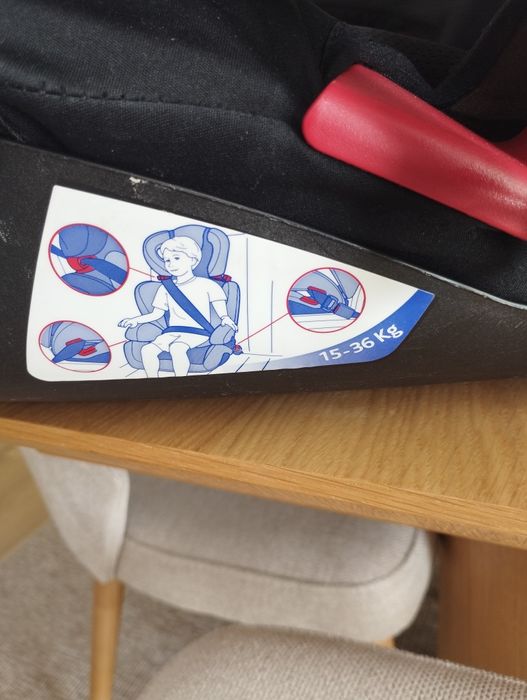 Cadeira auto dos 15 aos 36kg.