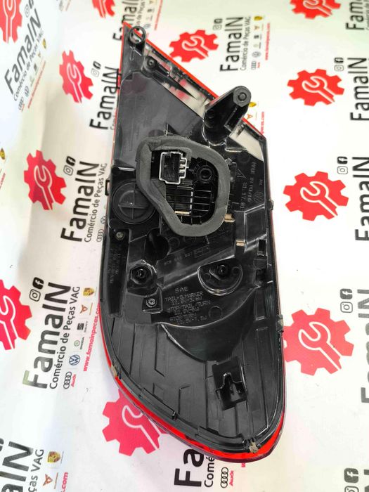 Farolim Esquerdo VW CC B7