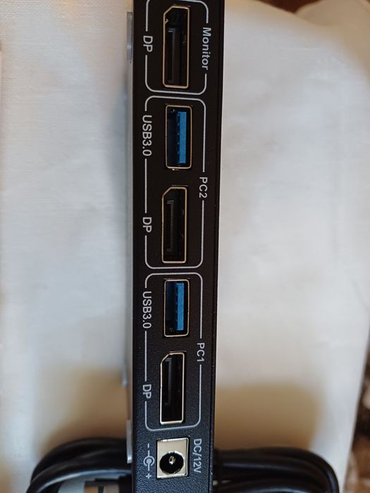 KVM Switch DisplayPort 2.0 8K 60Hz/4K 240Hz USB 3.0 Aoocoo