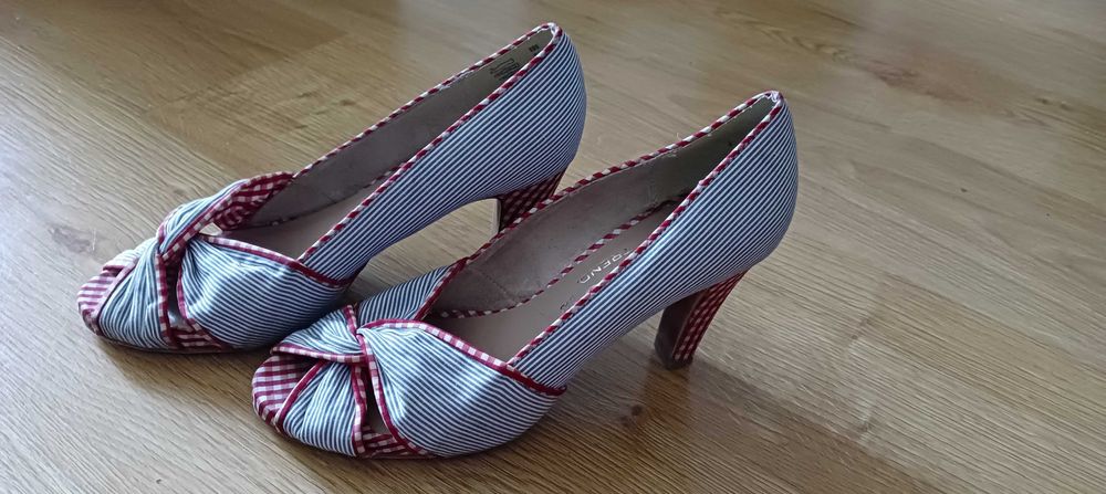Szpili, buty na obcasie rozmiar 39